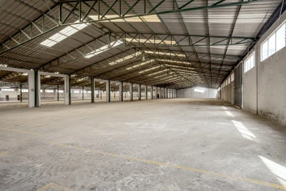 Armazém para Venda em Torres Novas (Santa Maria, Salvador e Santiago)