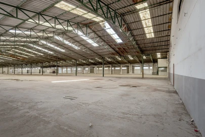 Armazém para Venda em Torres Novas (Santa Maria, Salvador e Santiago)