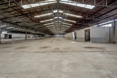 Armazém para Venda em Torres Novas (Santa Maria, Salvador e Santiago)