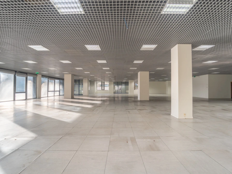 Escritório para Arrendamento em Lordelo do Ouro e Massarelos Foto 2