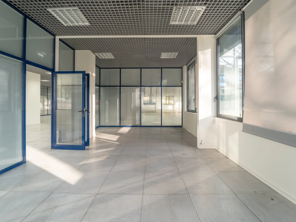 Escritório para Arrendamento em Lordelo do Ouro e Massarelos Foto 11