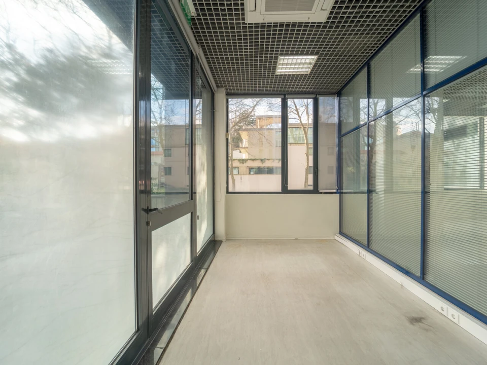 Escritório para Arrendamento em Lordelo do Ouro e Massarelos Foto 14