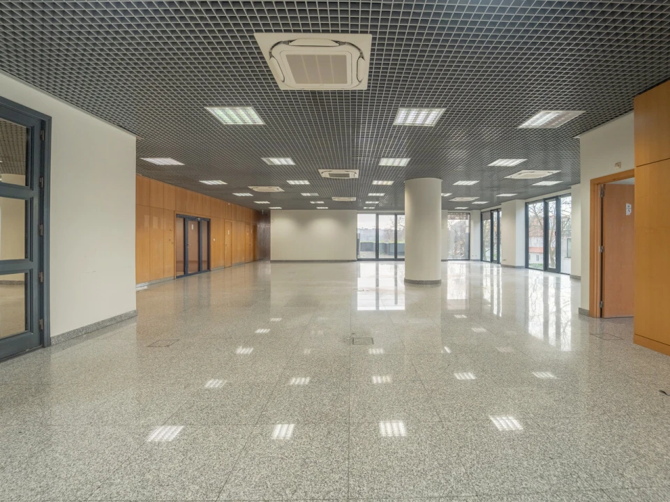 Escritório para Arrendamento em Lordelo do Ouro e Massarelos Foto 6