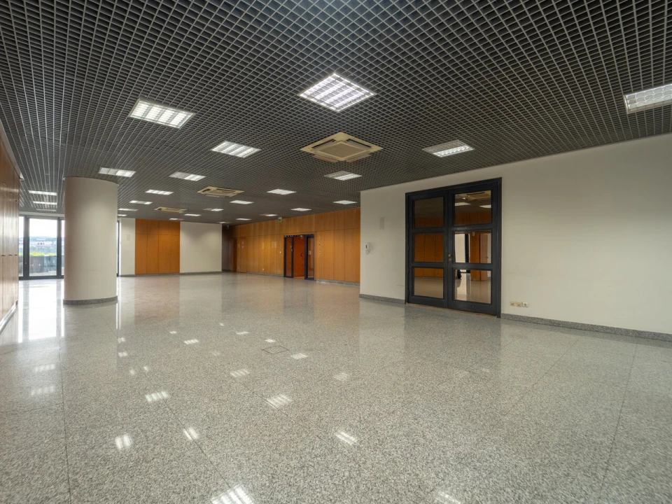 Escritório para Arrendamento em Lordelo do Ouro e Massarelos Foto 7