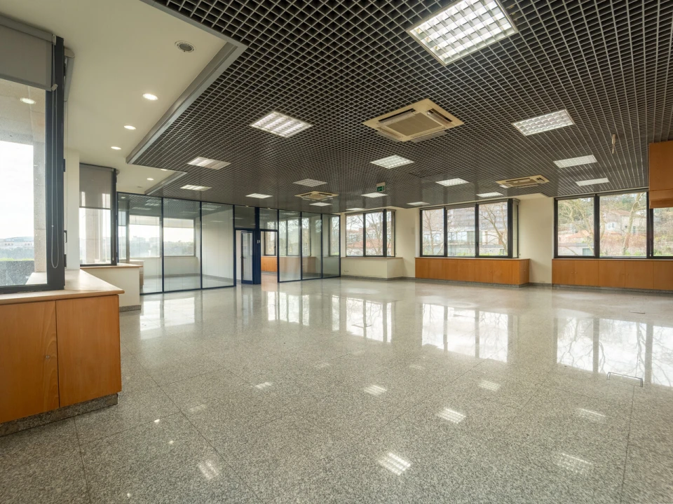 Escritório para Arrendamento em Lordelo do Ouro e Massarelos Foto 10