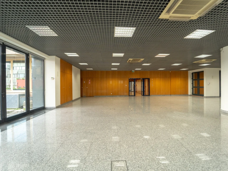 Escritório para Arrendamento em Lordelo do Ouro e Massarelos Foto 11