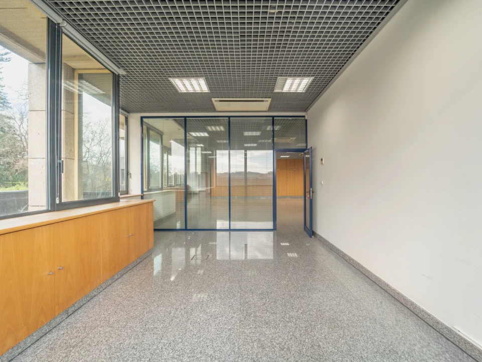 Escritório para Arrendamento em Lordelo do Ouro e Massarelos Foto 17