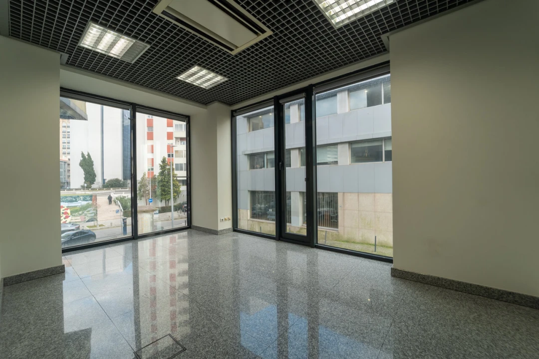 Escritório para Arrendamento em Lordelo do Ouro e Massarelos Foto 22