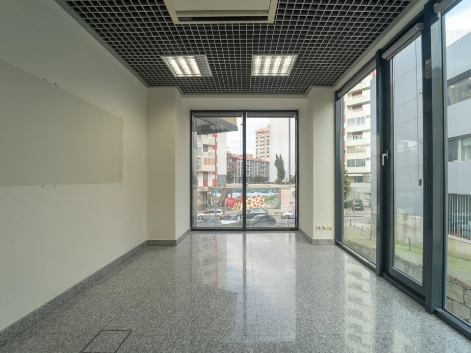 Escritório para Arrendamento em Lordelo do Ouro e Massarelos Foto 28