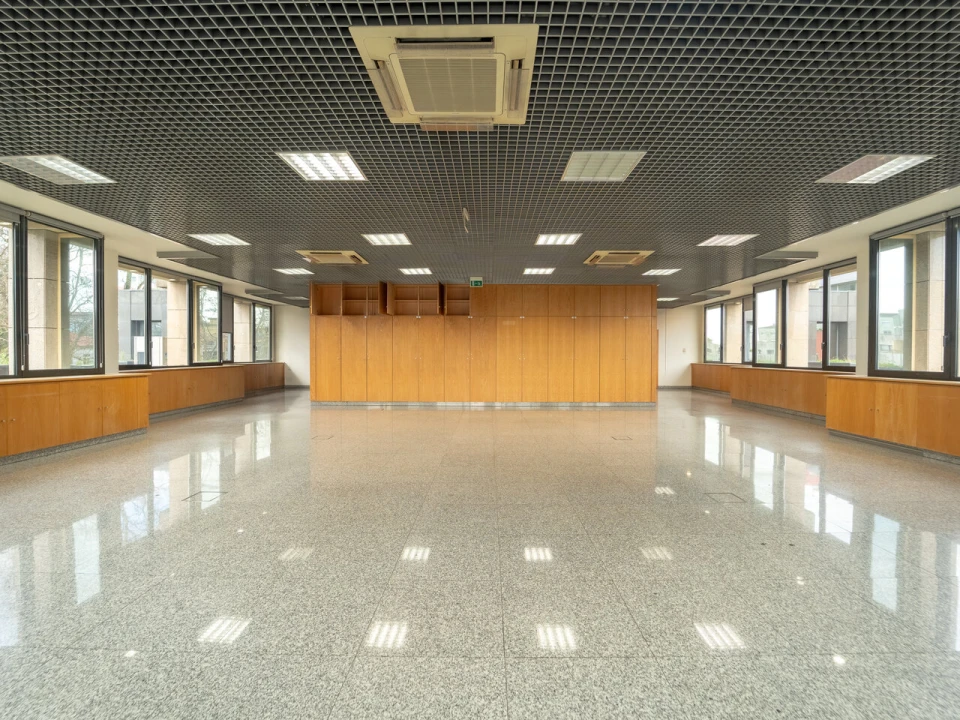 Escritório para Arrendamento em Lordelo do Ouro e Massarelos Foto 29