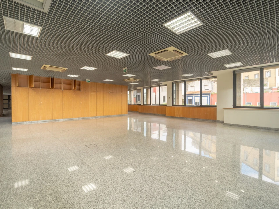 Escritório para Arrendamento em Lordelo do Ouro e Massarelos Foto 30