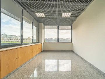 Escritório para Arrendamento em Lordelo do Ouro e Massarelos