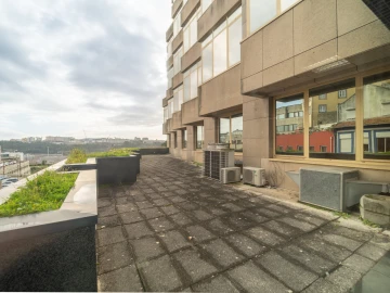 Escritório para Arrendamento em Lordelo do Ouro e Massarelos