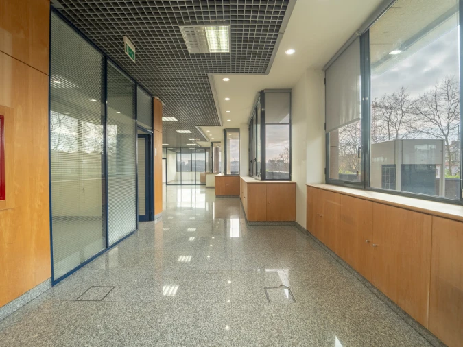 Escritório para Arrendamento em Lordelo do Ouro e Massarelos Foto 13