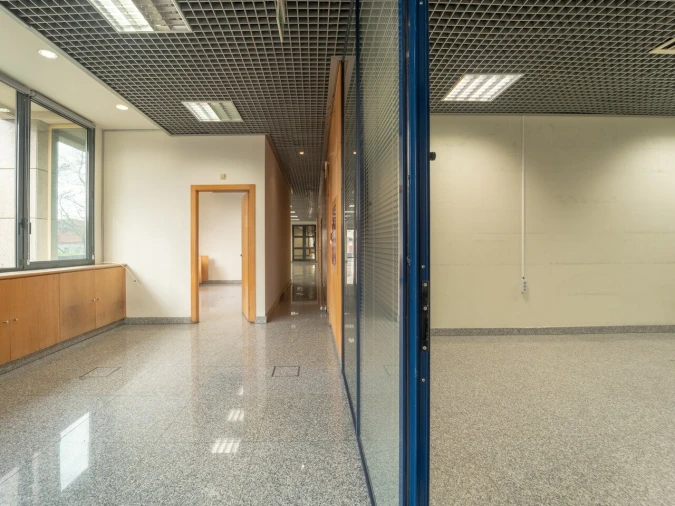 Escritório para Arrendamento em Lordelo do Ouro e Massarelos Foto 16