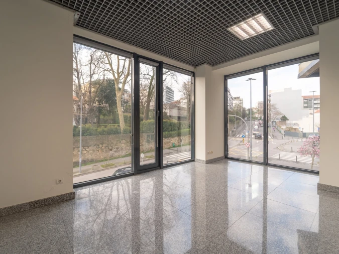 Escritório para Arrendamento em Lordelo do Ouro e Massarelos Foto 21