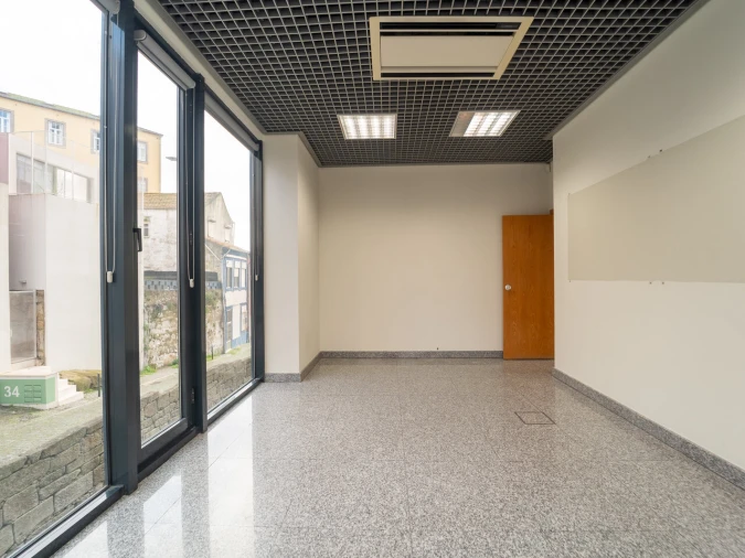 Escritório para Arrendamento em Lordelo do Ouro e Massarelos Foto 40