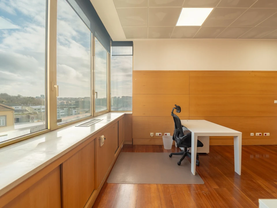 Escritório para Arrendamento em Lordelo do Ouro e Massarelos Foto 12