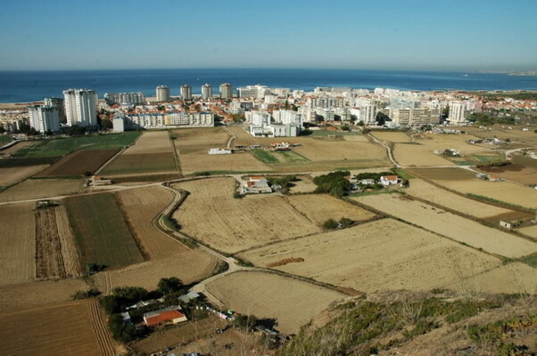 Apartamento T2 para Venda em Costa da Caparica Foto 19
