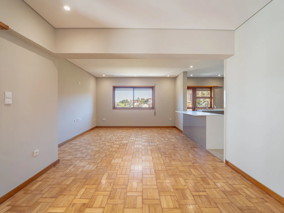 Apartamento T4 para Venda em Mafamude e Vilar do Paraíso Foto 1