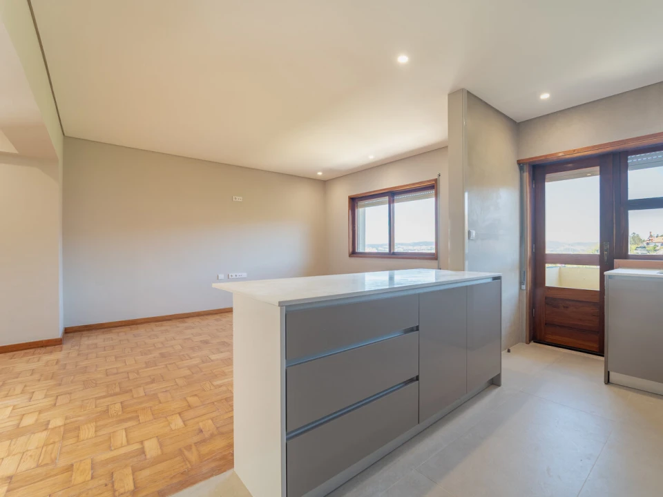 Apartamento T4 para Venda em Mafamude e Vilar do Paraíso Foto 3