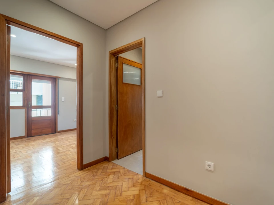 Apartamento T4 para Venda em Mafamude e Vilar do Paraíso Foto 7