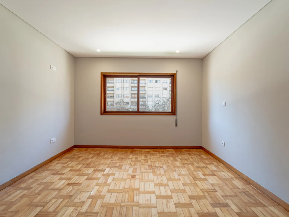 Apartamento T4 para Venda em Mafamude e Vilar do Paraíso Foto 35