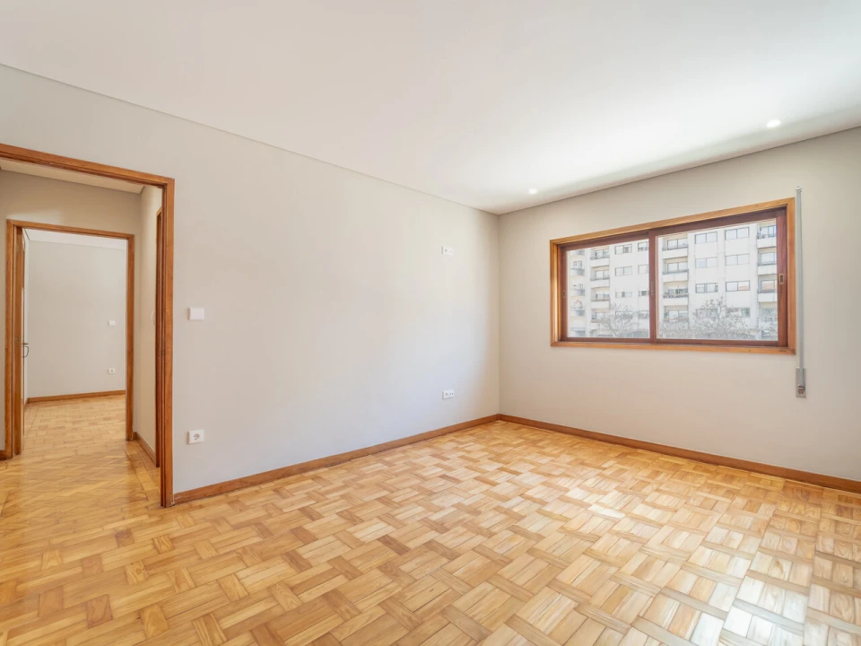 Apartamento T4 para Venda em Mafamude e Vilar do Paraíso Foto 36