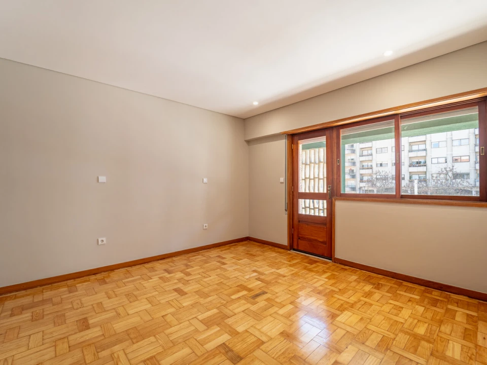 Apartamento T4 para Venda em Mafamude e Vilar do Paraíso Foto 38