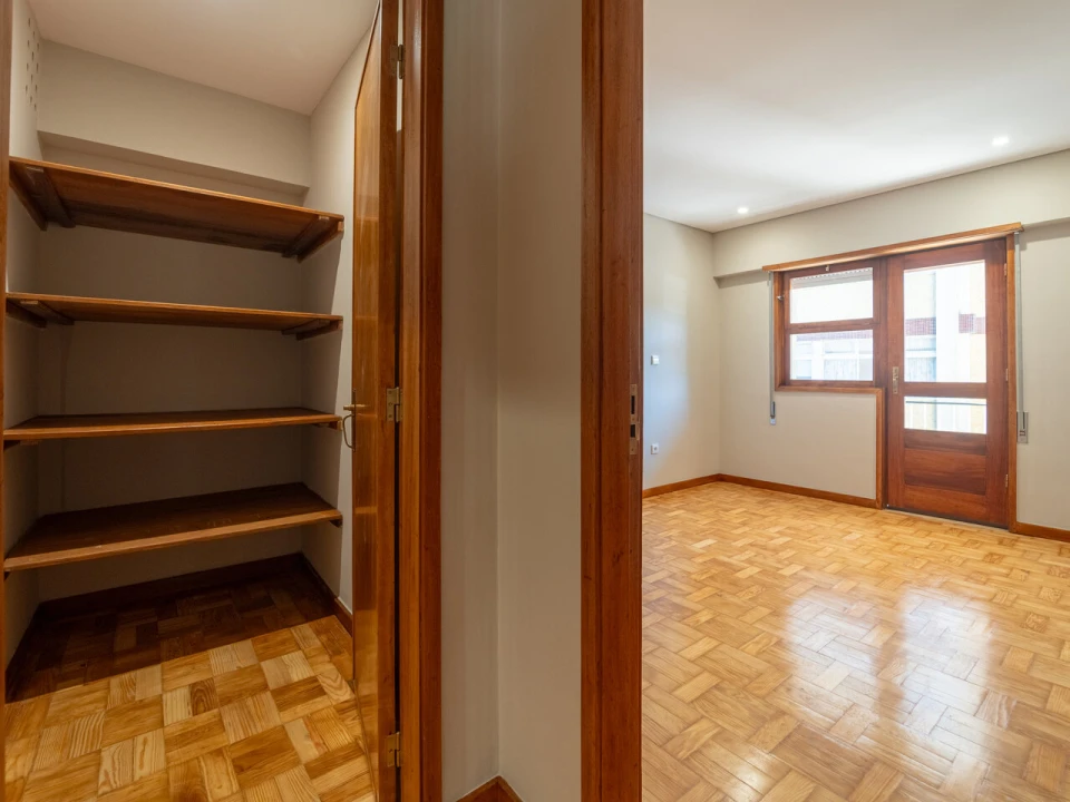 Apartamento T4 para Venda em Mafamude e Vilar do Paraíso Foto 14