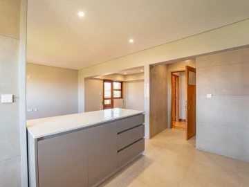 Apartamento T4 para Venda em Mafamude e Vilar do Paraíso
