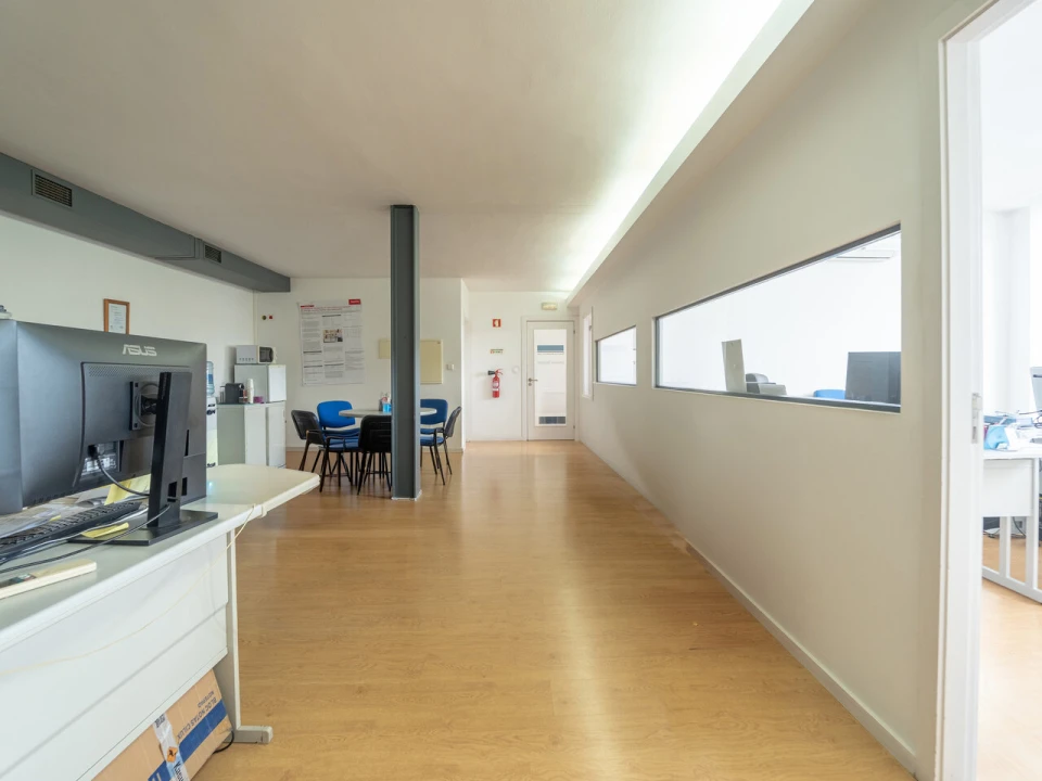 Escritório para Arrendamento em Cidade da Maia Foto 2