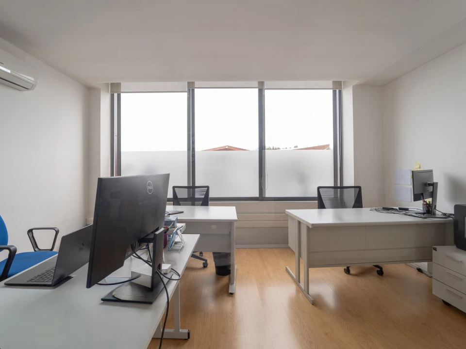 Escritório para Arrendamento em Cidade da Maia Foto 7