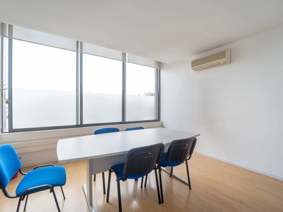 Escritório para Arrendamento em Cidade da Maia Foto 10