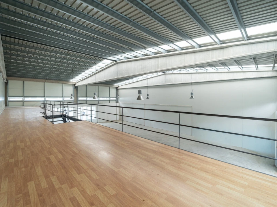 Armazém para Arrendamento em Cidade da Maia Foto 9