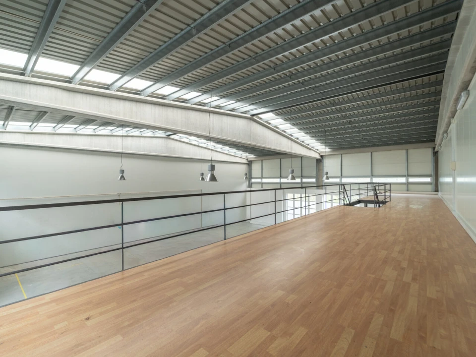 Armazém para Arrendamento em Cidade da Maia Foto 10