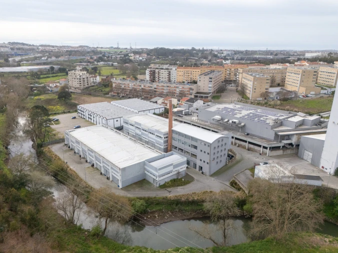 Armazém para Arrendamento em Cidade da Maia Foto 18
