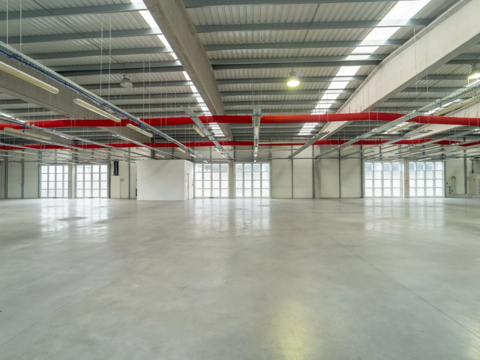 Armazém para Arrendamento em Cidade da Maia Foto 3