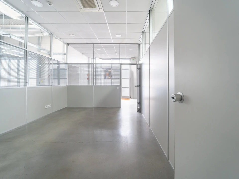 Armazém para Arrendamento em Cidade da Maia Foto 17