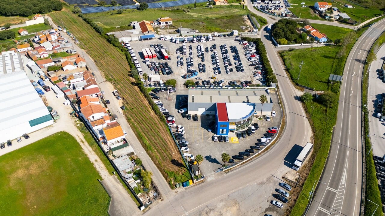 Armazém para Venda em Aveiras de Cima Foto 1