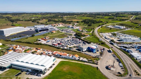 Armazém para Venda em Aveiras de Cima