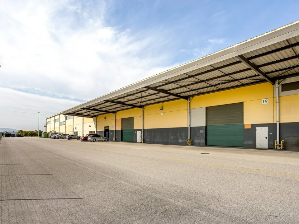 Armazém para Arrendamento em Quinta do Anjo Foto 1