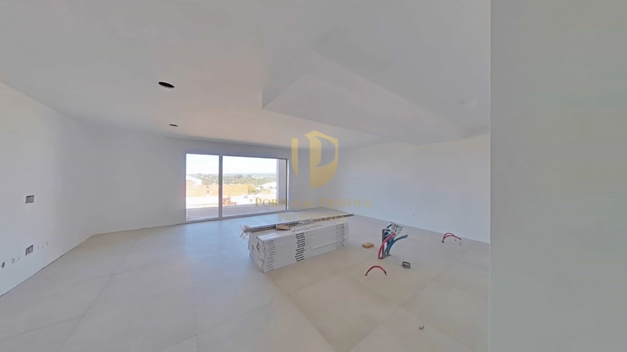 Moradia T4 para Venda em Altura Foto 3