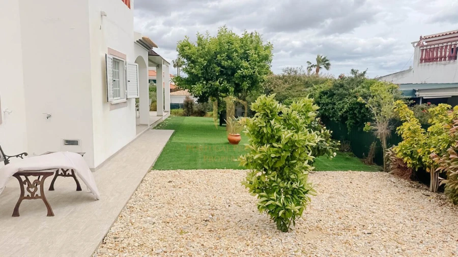 Moradia T3 para Venda em Castro Marim Foto 8