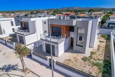 Moradia T4 para Venda em Azeitão (São Lourenço e São Simão)