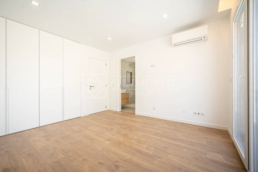 Moradia T4 para Venda em Azeitão (São Lourenço e São Simão) Foto 32