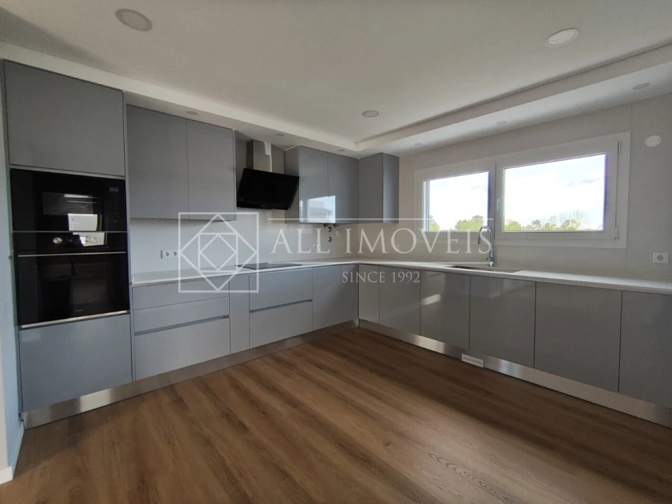 Moradia T4 para Venda em Azeitão (São Lourenço e São Simão) Foto 6