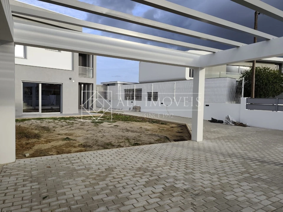 Moradia T4 para Venda em Azeitão (São Lourenço e São Simão) Foto 13