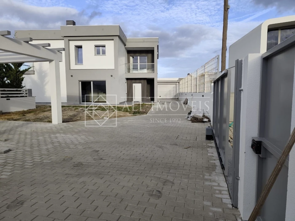 Moradia T4 para Venda em Azeitão (São Lourenço e São Simão) Foto 16