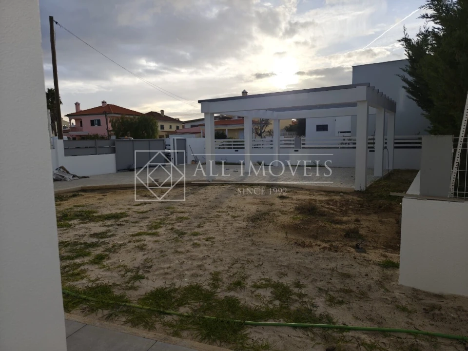 Moradia T4 para Venda em Azeitão (São Lourenço e São Simão) Foto 21